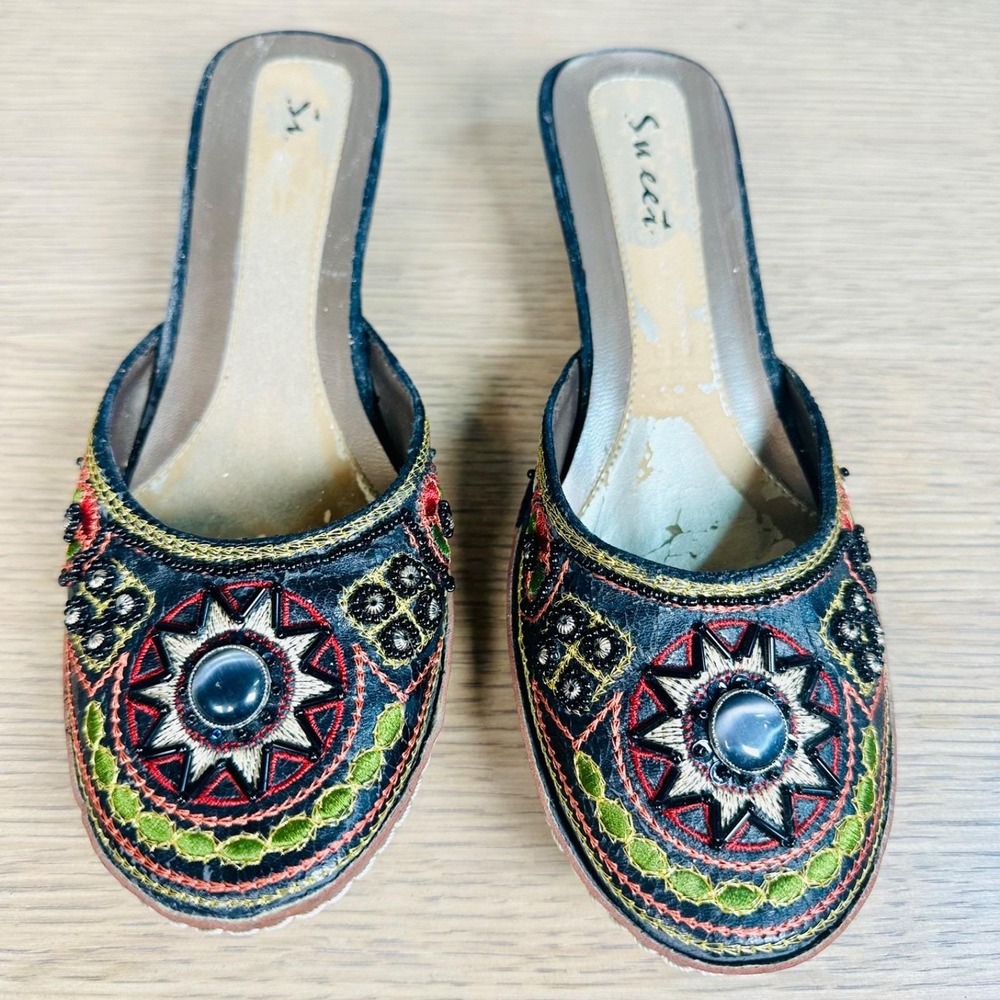 Sweet VTG Y2K Embroidered Beaded Kitten Heel Mules Womens 6 Black Boho Slides